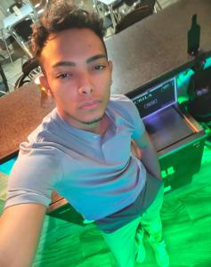 613196110: Chico busca chica en Badajoz