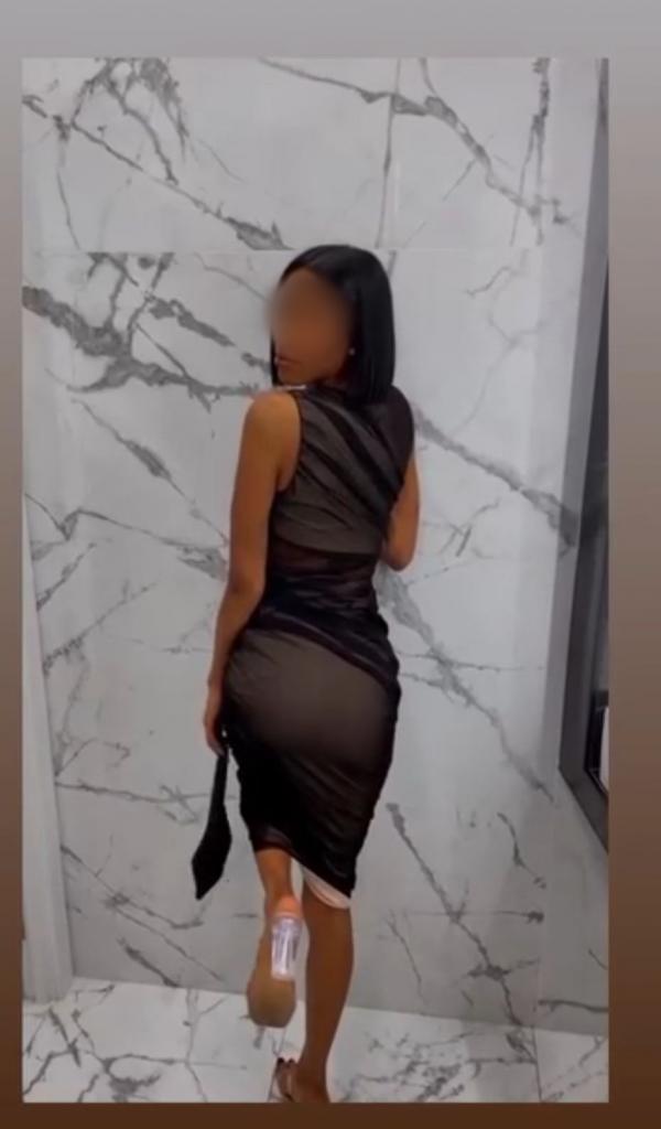 687164834: Chica busca chico en Navarra