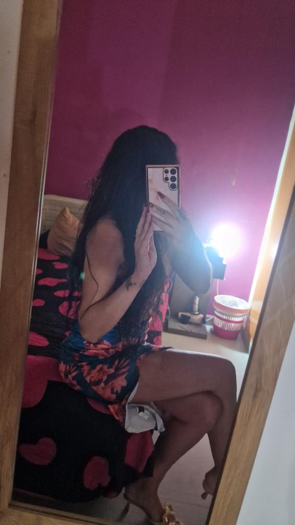 604906845: Chica busca chico en Valencia