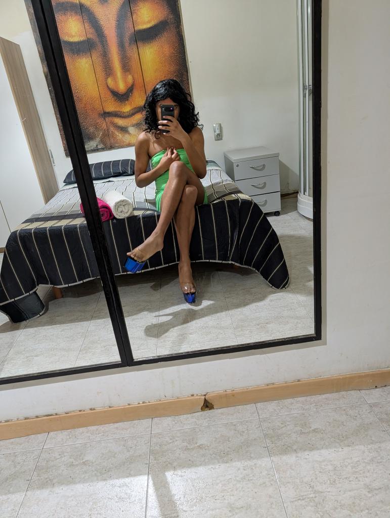 610849072: Chico busca chica en Murcia