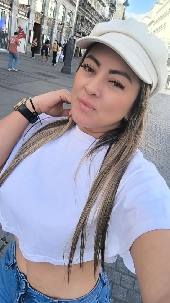 613479262: Chica busca chico en Barcelona