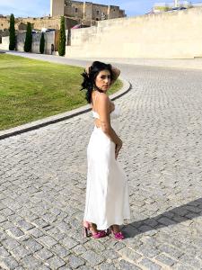 617129092: Chica busca chico en Barcelona