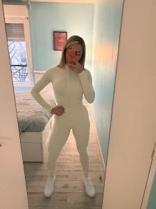 614389875: Chica busca chico en Las Palmas