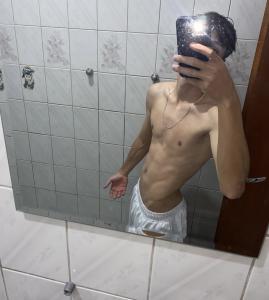 643014450: Chico busca chica en La Coruña