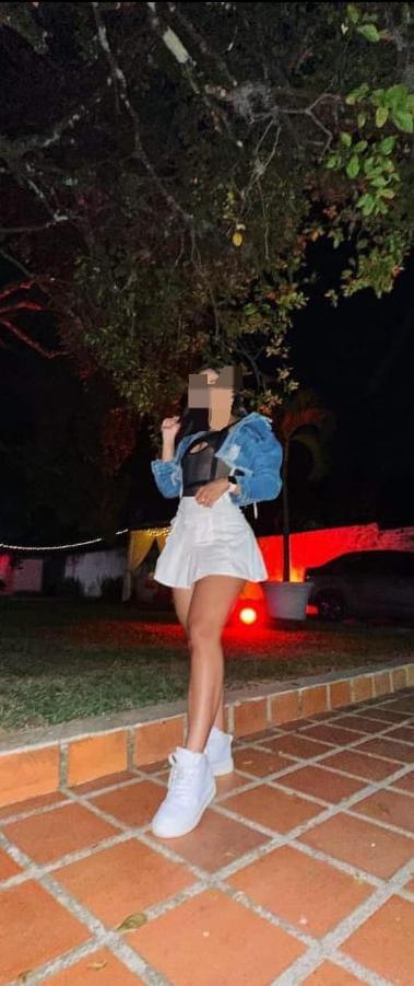 613363581: Chica busca chico en Sevilla