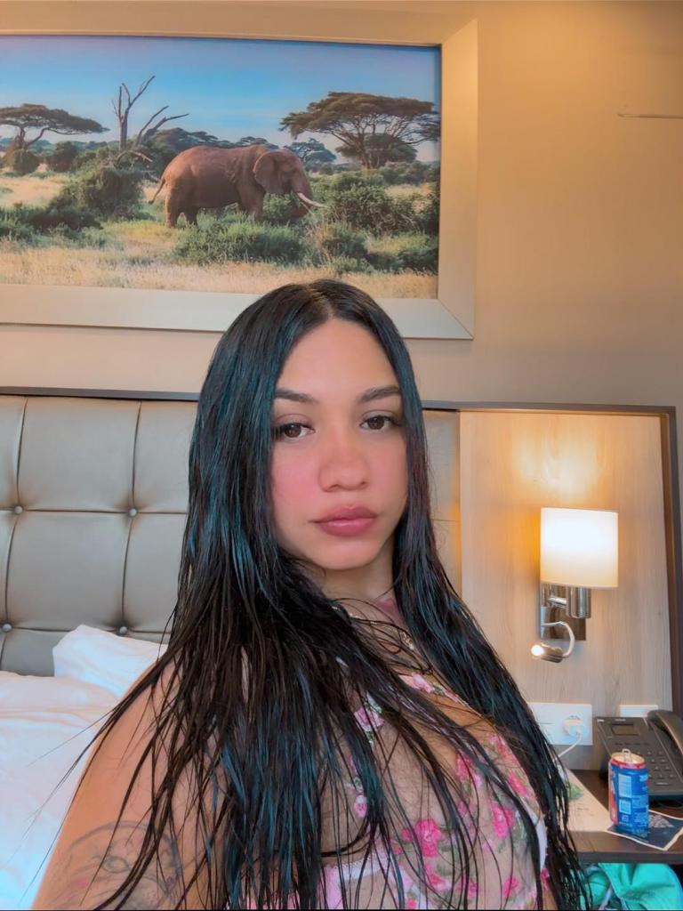 664587853: Chica busca chico en Huelva