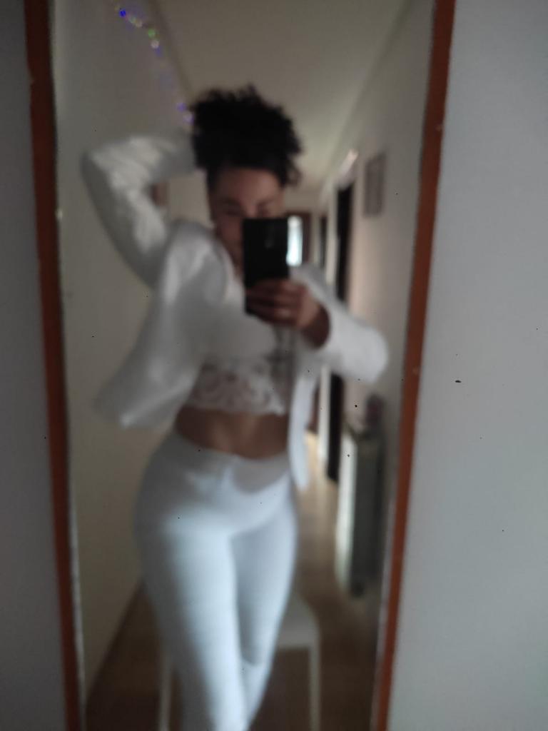 643206036: Chica busca chico en Guipúzcoa