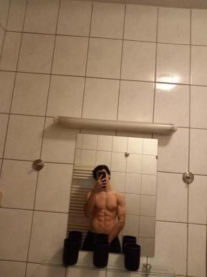 604998375: Chico busca chica en Granada