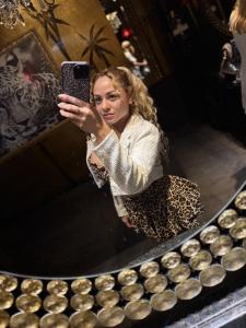 611347421: Chica busca chico en Madrid