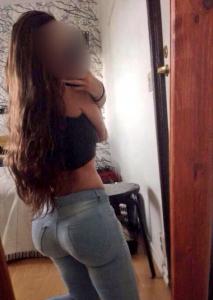 695098503: Chica busca chico en Navarra