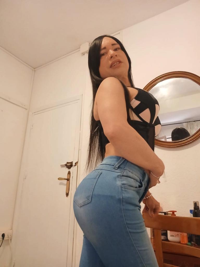 Travesti en Granada: Transexuales y Travestis