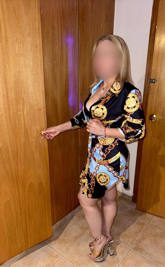 631029847: Chica busca chico en Barcelona