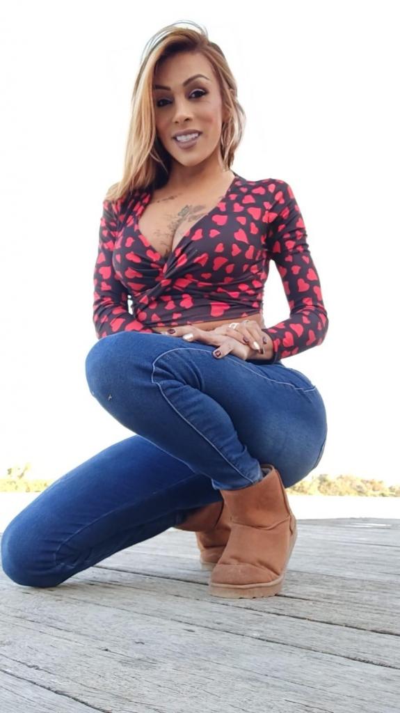 672831800: Transexual en Badajoz