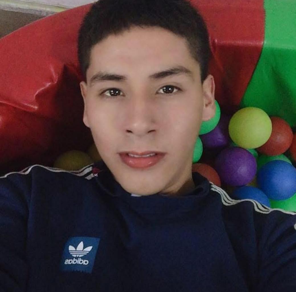 614040129: Chico busca chica en Valencia