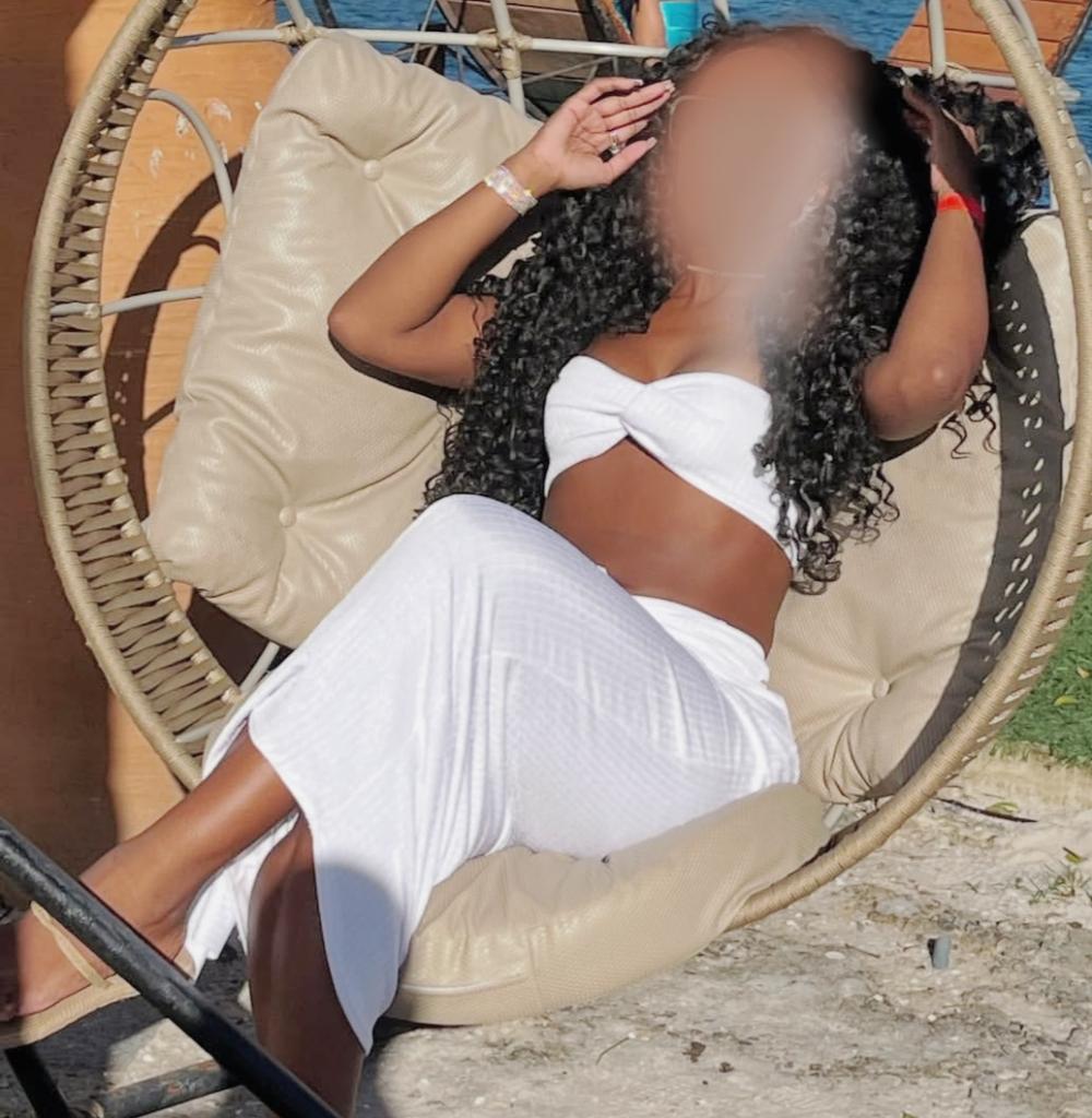 643789151: Chica busca chico en Cuenca