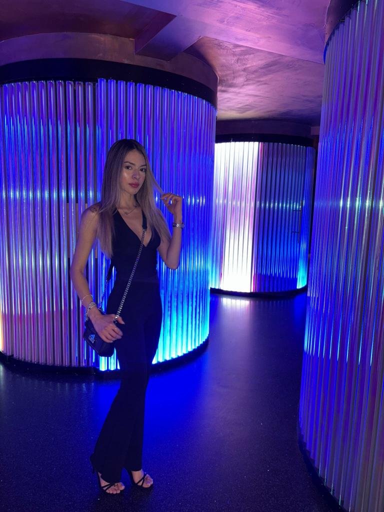 637182359: Chica busca chico en Ibiza