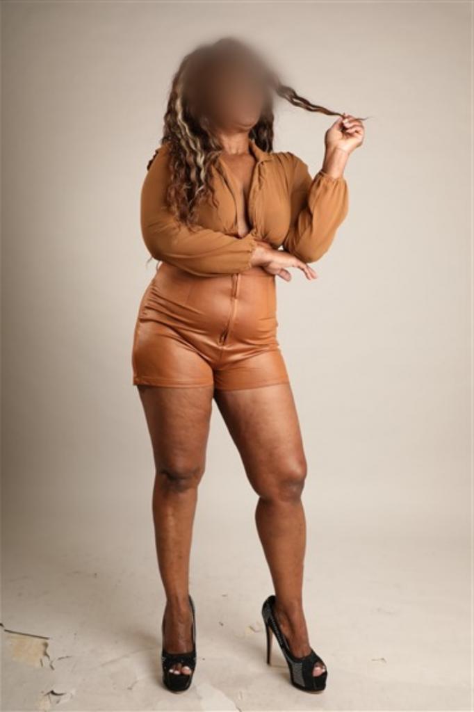 657440249: Chica busca chico en Ciudad Real