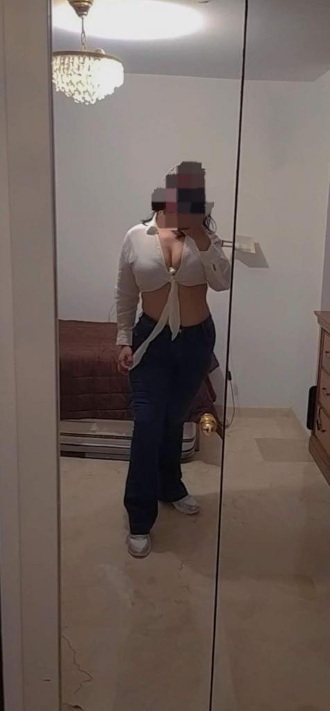 607429595: Chica busca chico en Málaga