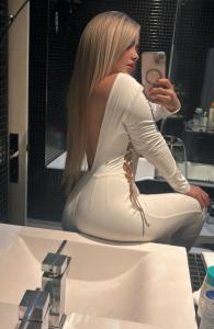 645121885: Chica busca chico en Barcelona