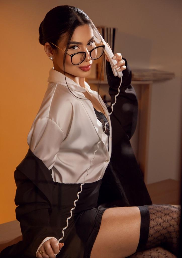 634183260: Chica busca chico en Ibiza