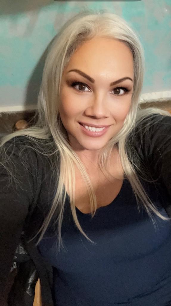 643136311: Chica busca chico en Barcelona