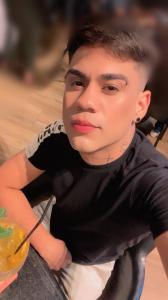 677649378: Chico busca chica en Sevilla