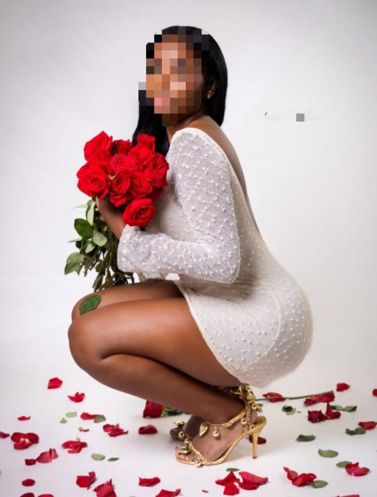 Chica busca chico en Alicante: Chica busca chico