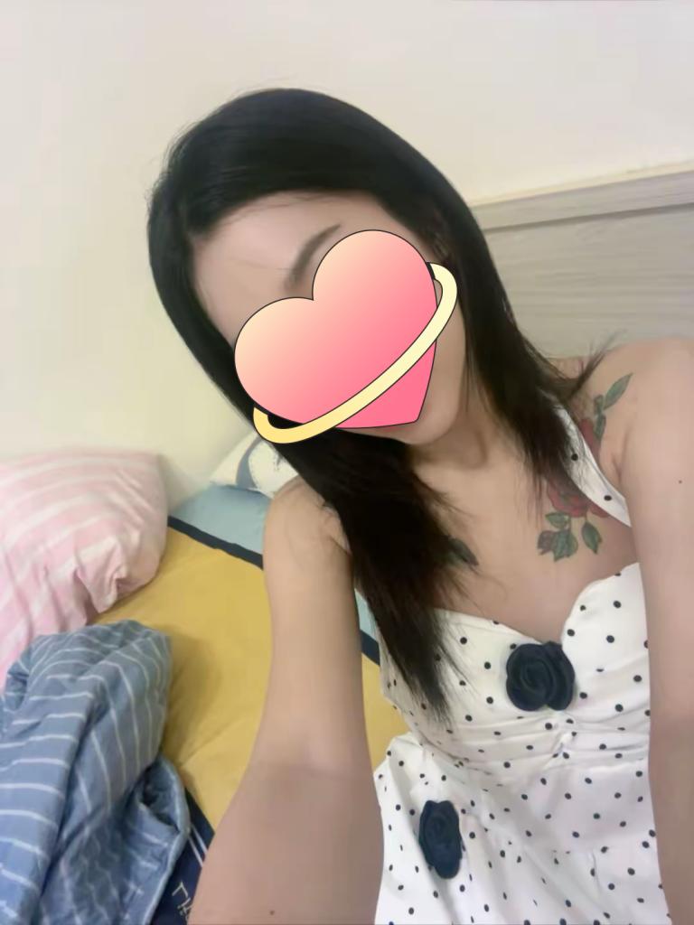 691593114: Chica busca chico en Barcelona