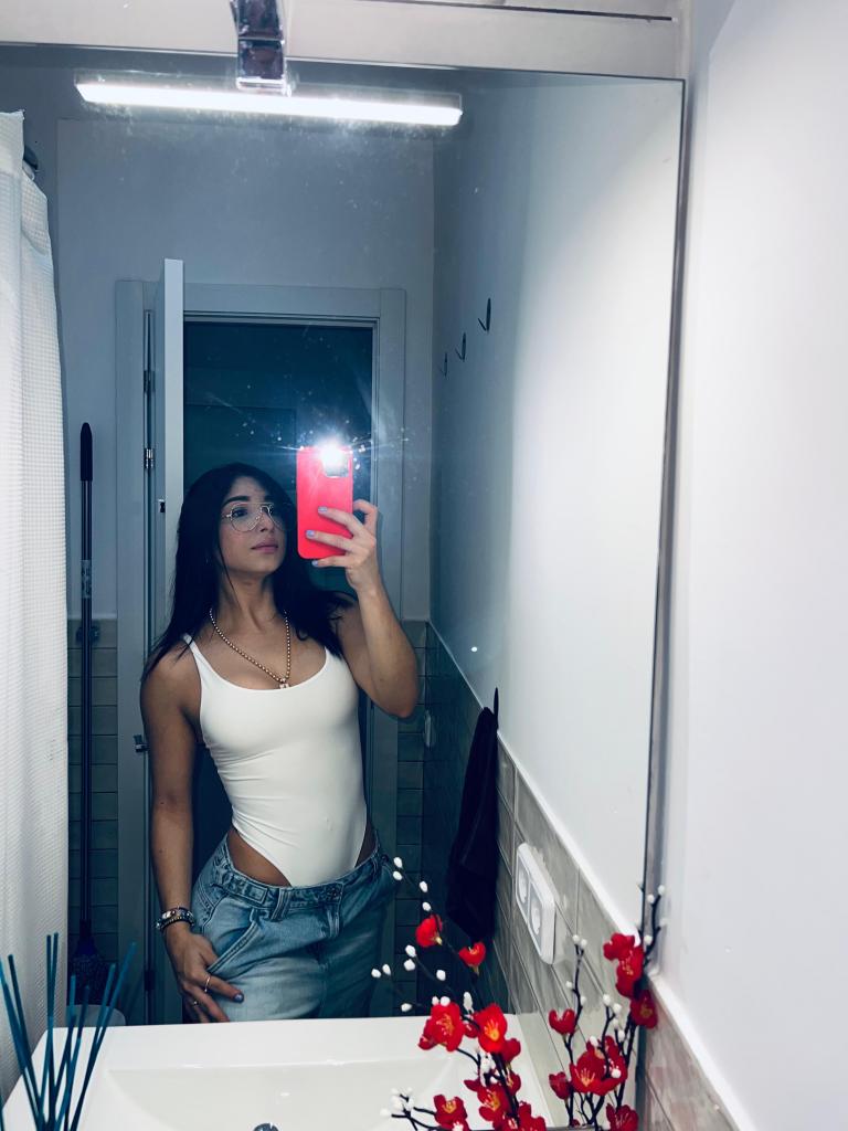 632582356: Chica busca chico en Barcelona