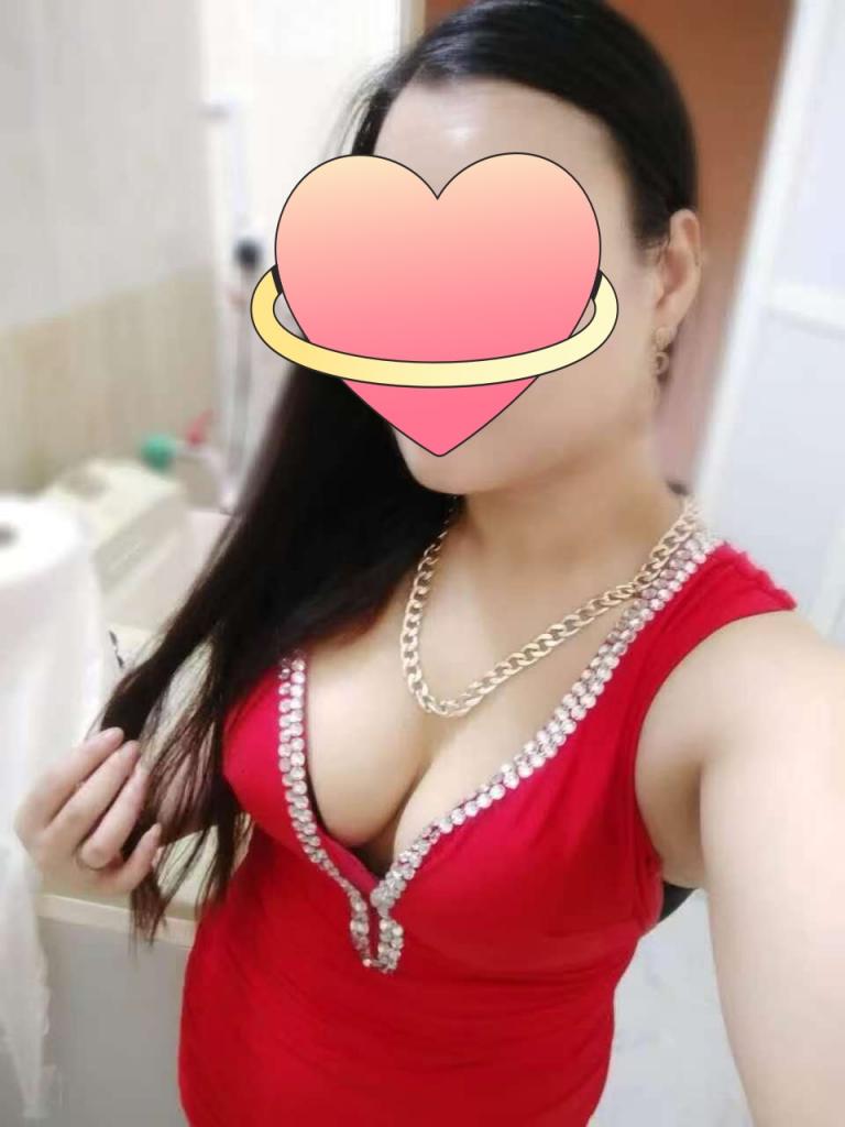 631885757: Chica busca chico en Barcelona