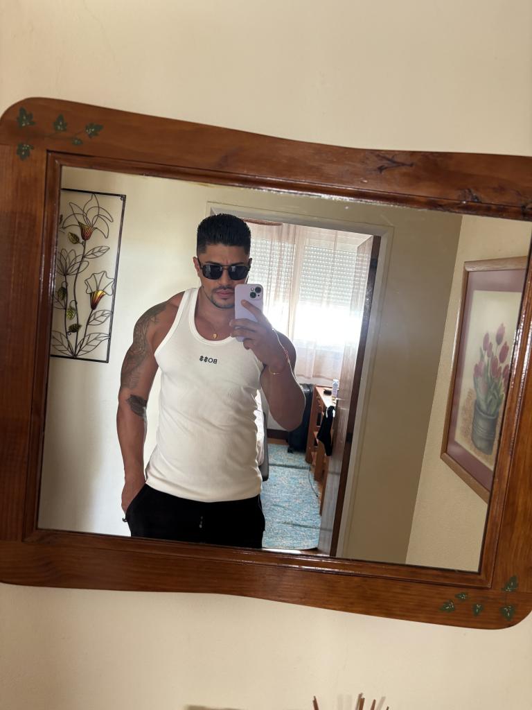 610422726: Chico busca chica en La Coruña