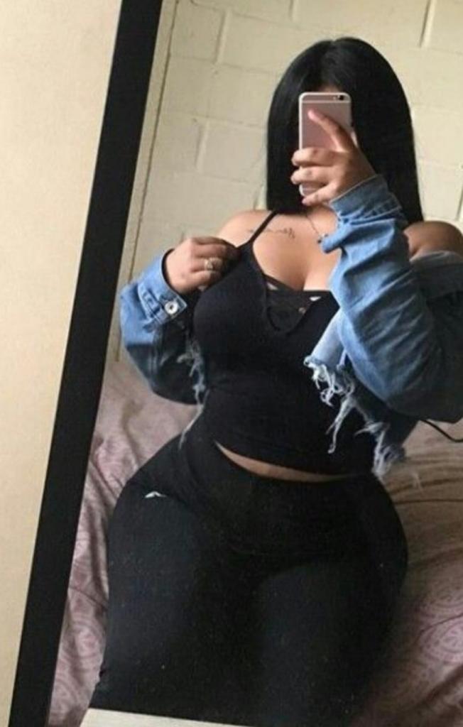 Chica busca chico en Murcia: 