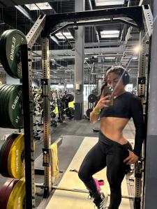 631885968: Chica busca chico en Granada