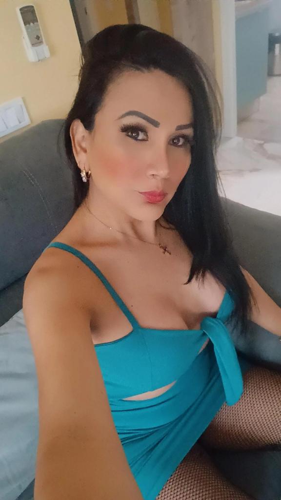 634088354: Chica busca chico en Cantabria