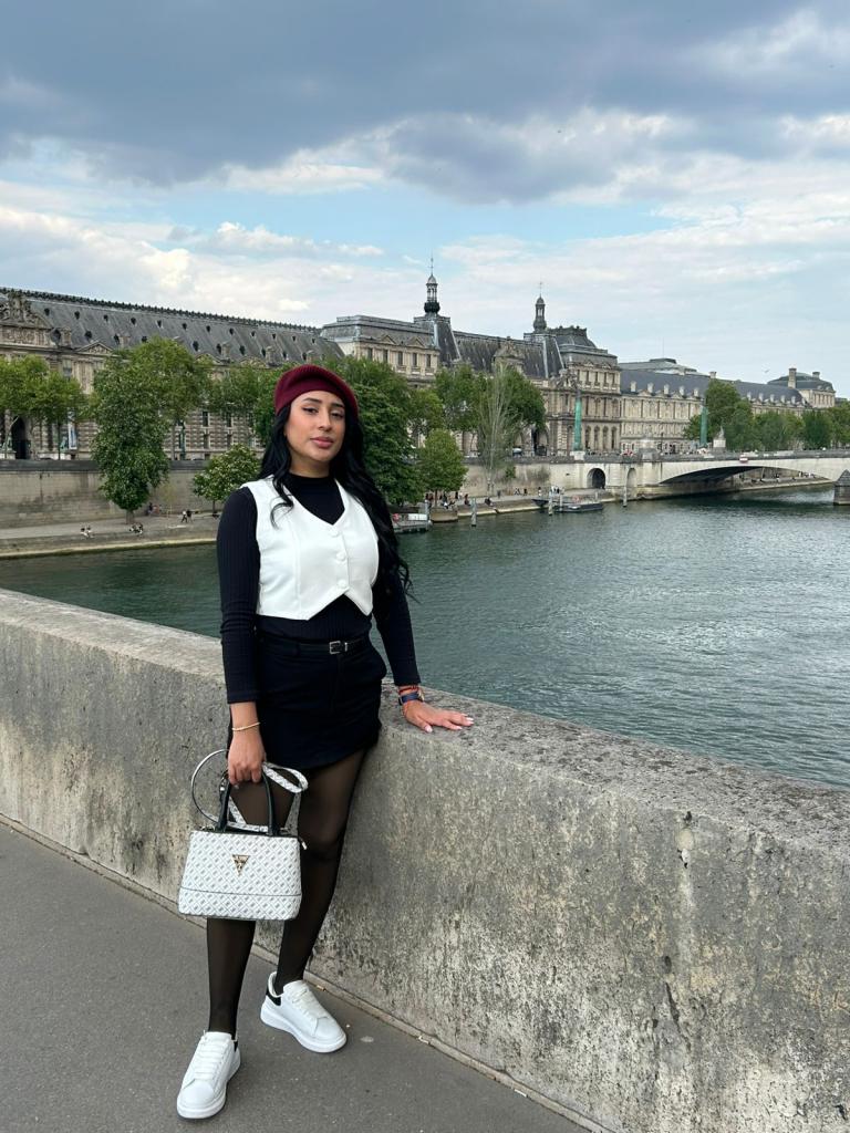 631770280: Chica busca chico en Valencia