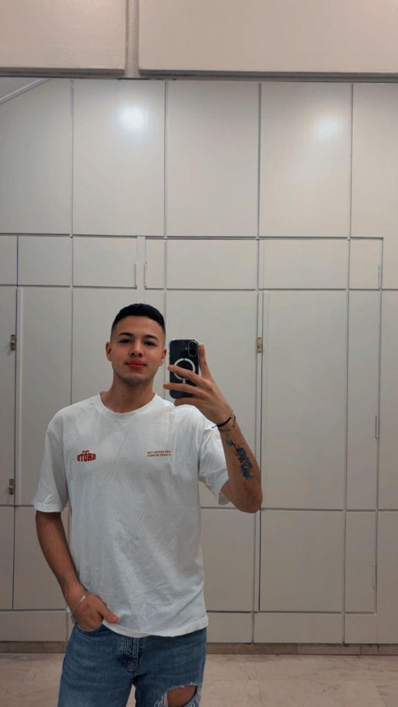 664432830: Chico busca chica en Navarra