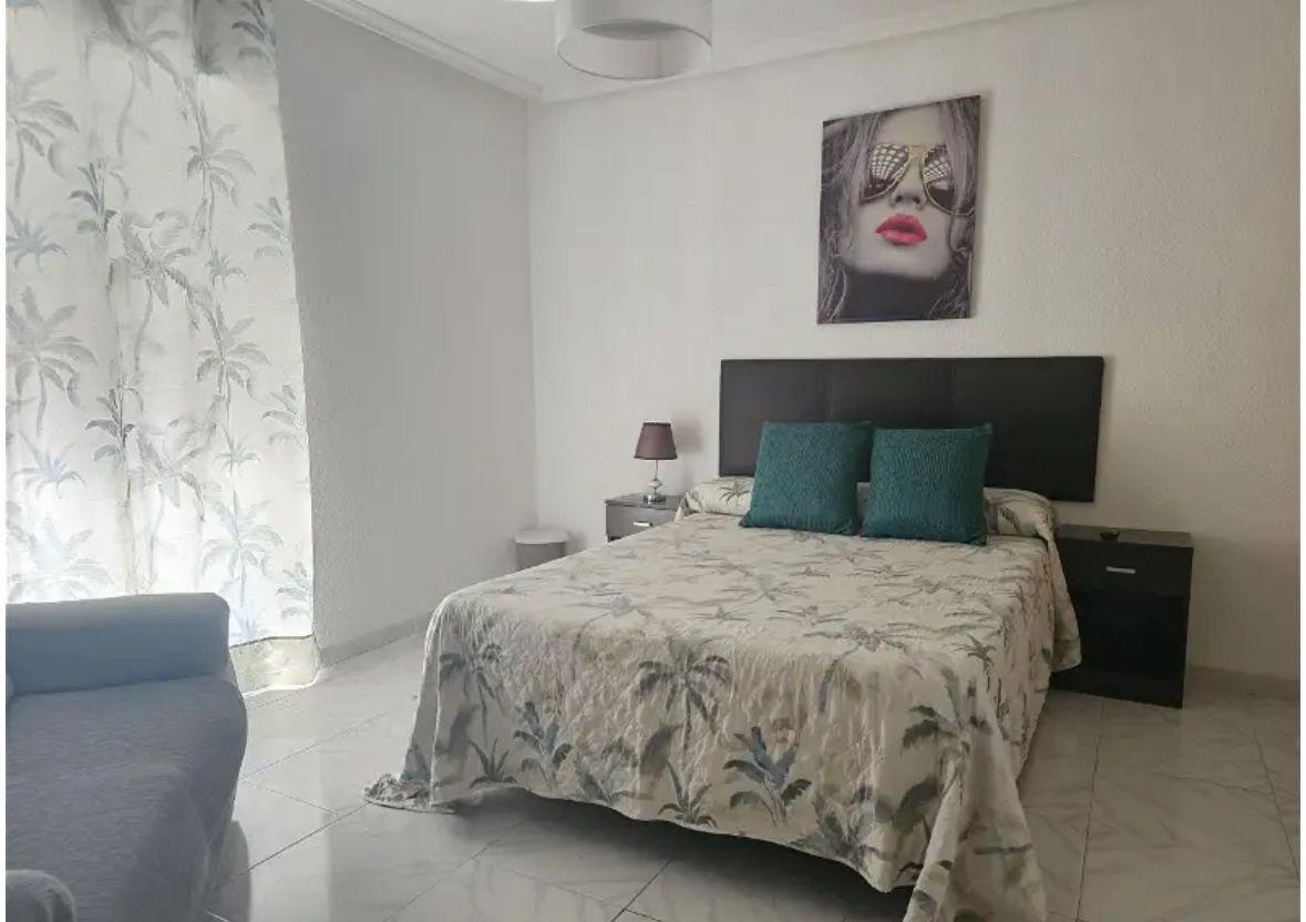 624776254: Chica busca chico en Cuenca