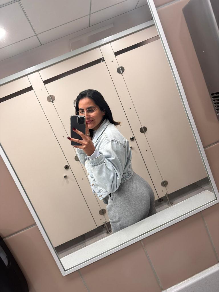 659164316: Chica busca chico en Granada