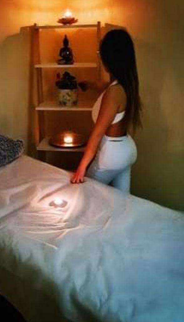 633167125: Chica busca chico en Sevilla