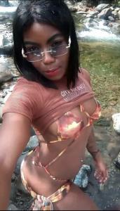 613829329: Chica busca chico en Almería