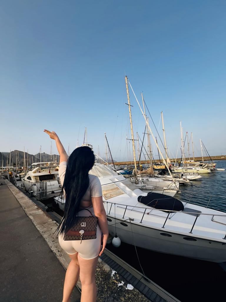 614957087: Chica busca chico en Alicante