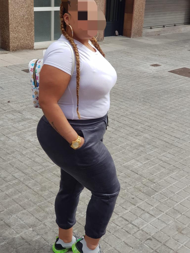 677714108: Chica busca chico en Gerona