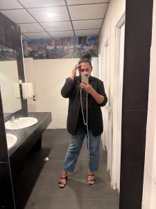 681190979: Chica busca chico en Madrid