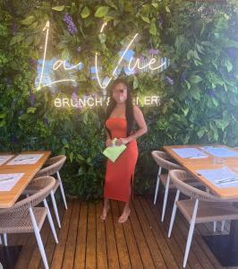 645566159: Chica busca chico en Barcelona