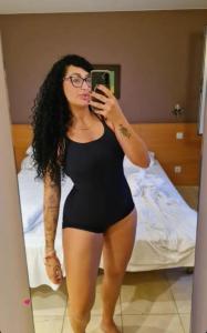 613677079: Chica busca chico en Lugo