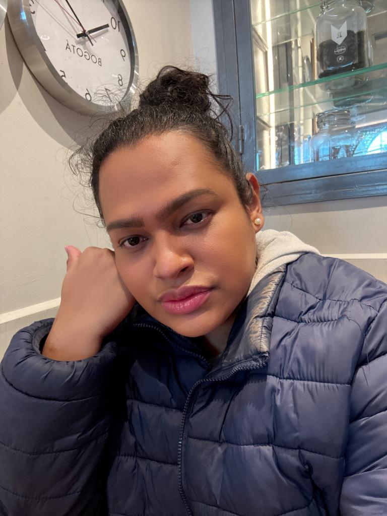 681190979: Chica busca chico en Madrid