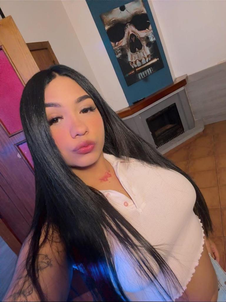 664587853: Chica busca chico en Huelva