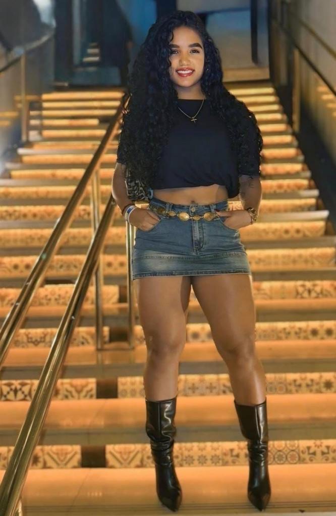 Chica busca chico en Almería: Chica busca chico