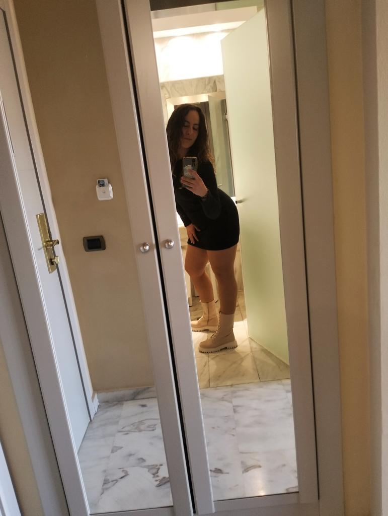 651383493: Chica busca chico en Almería