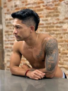 604242546: Chico busca chica en Sevilla